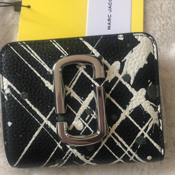 Authentic MARC JACOBS THE SPLATTER MINI COMPACT WALLET - Picture 4 of 12